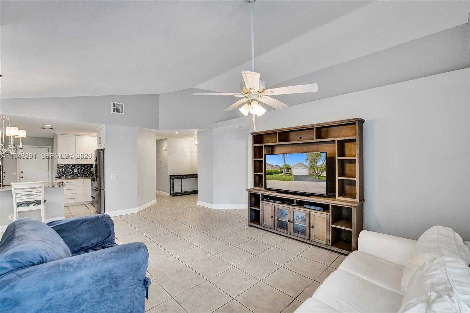 Small Image of 2702 ARBORWOOD RD, Davie Number 21