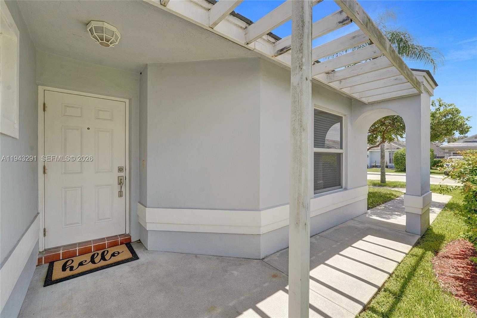 Small Image of 2702 ARBORWOOD RD, Davie Number 4