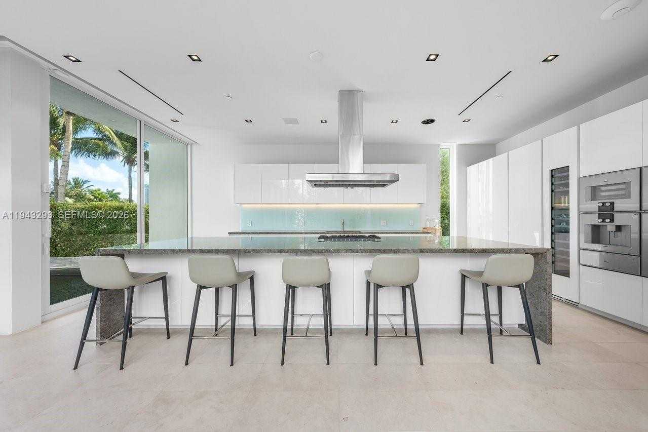 Small Image of 1011 WEST 48TH ST, Miami Beach Number 13