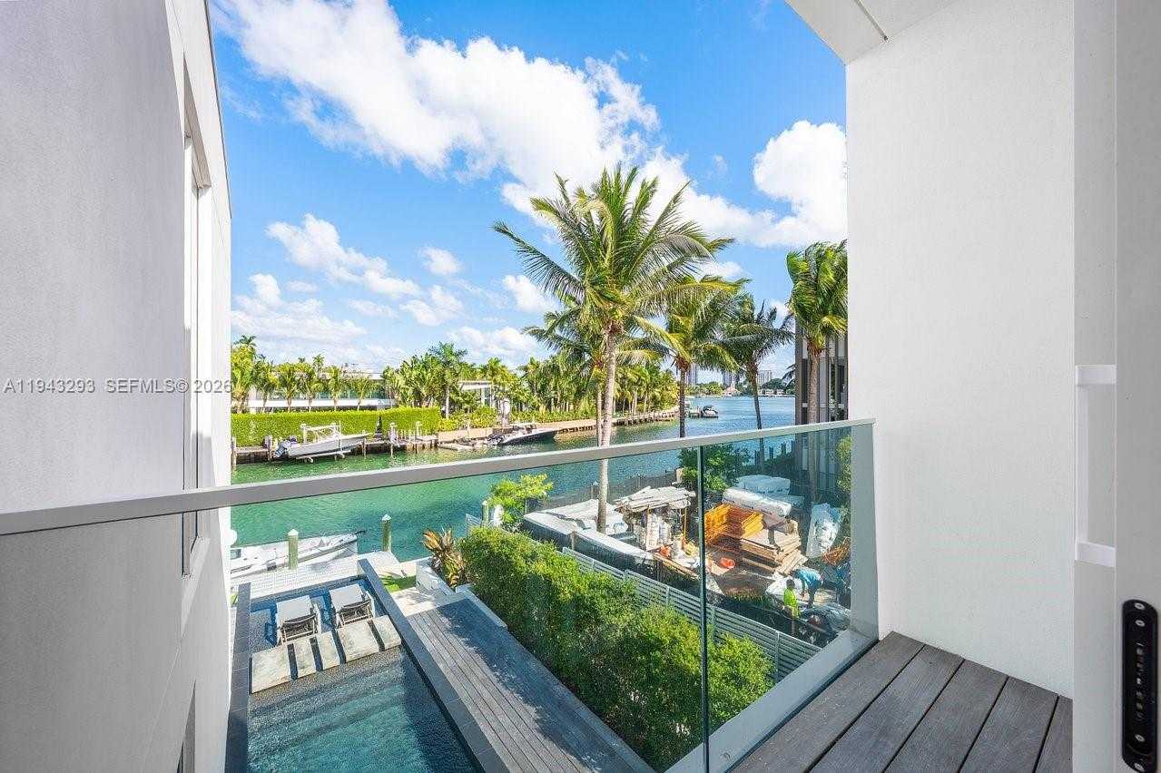 Small Image of 1011 WEST 48TH ST, Miami Beach Number 25