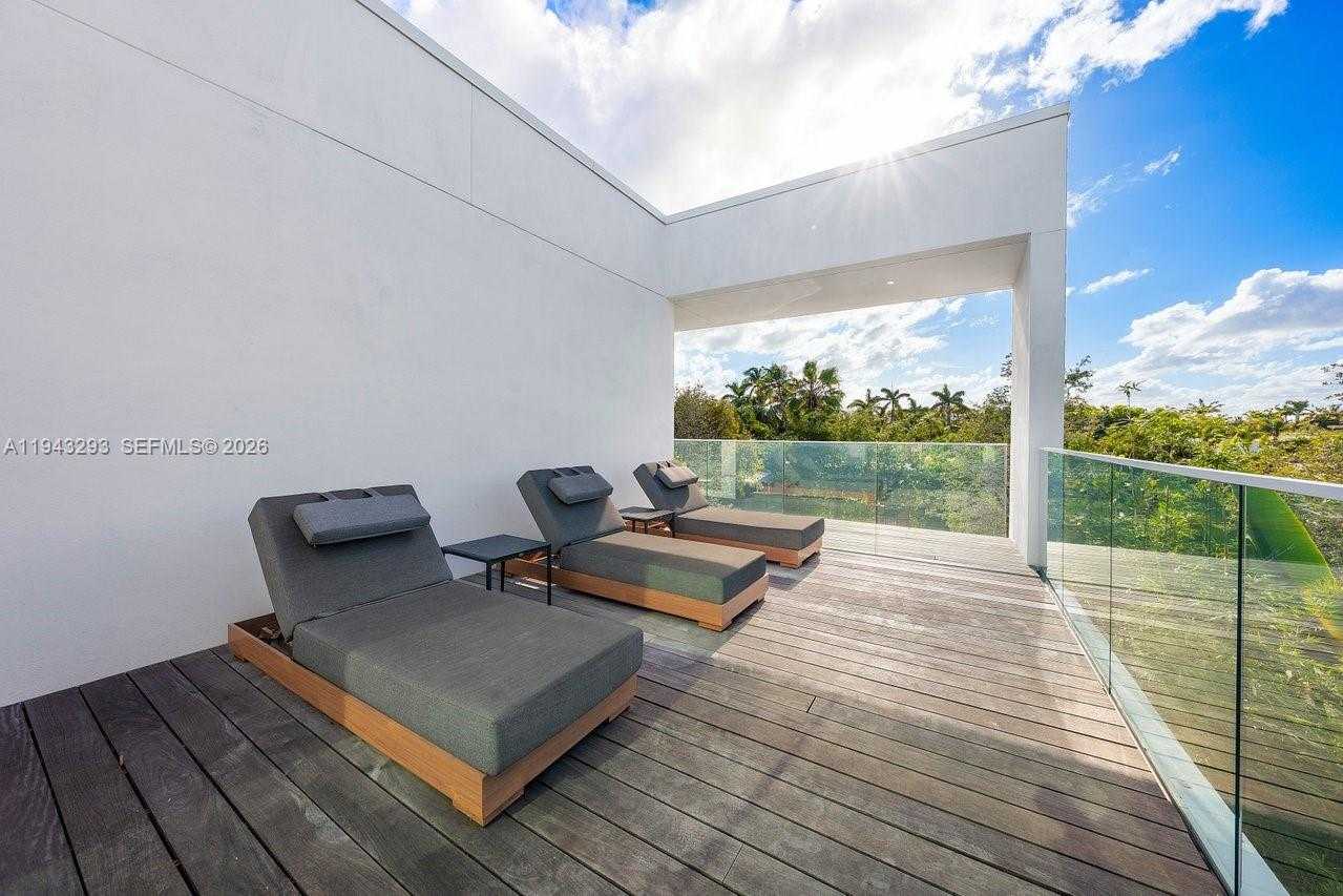 Small Image of 1011 WEST 48TH ST, Miami Beach Number 26