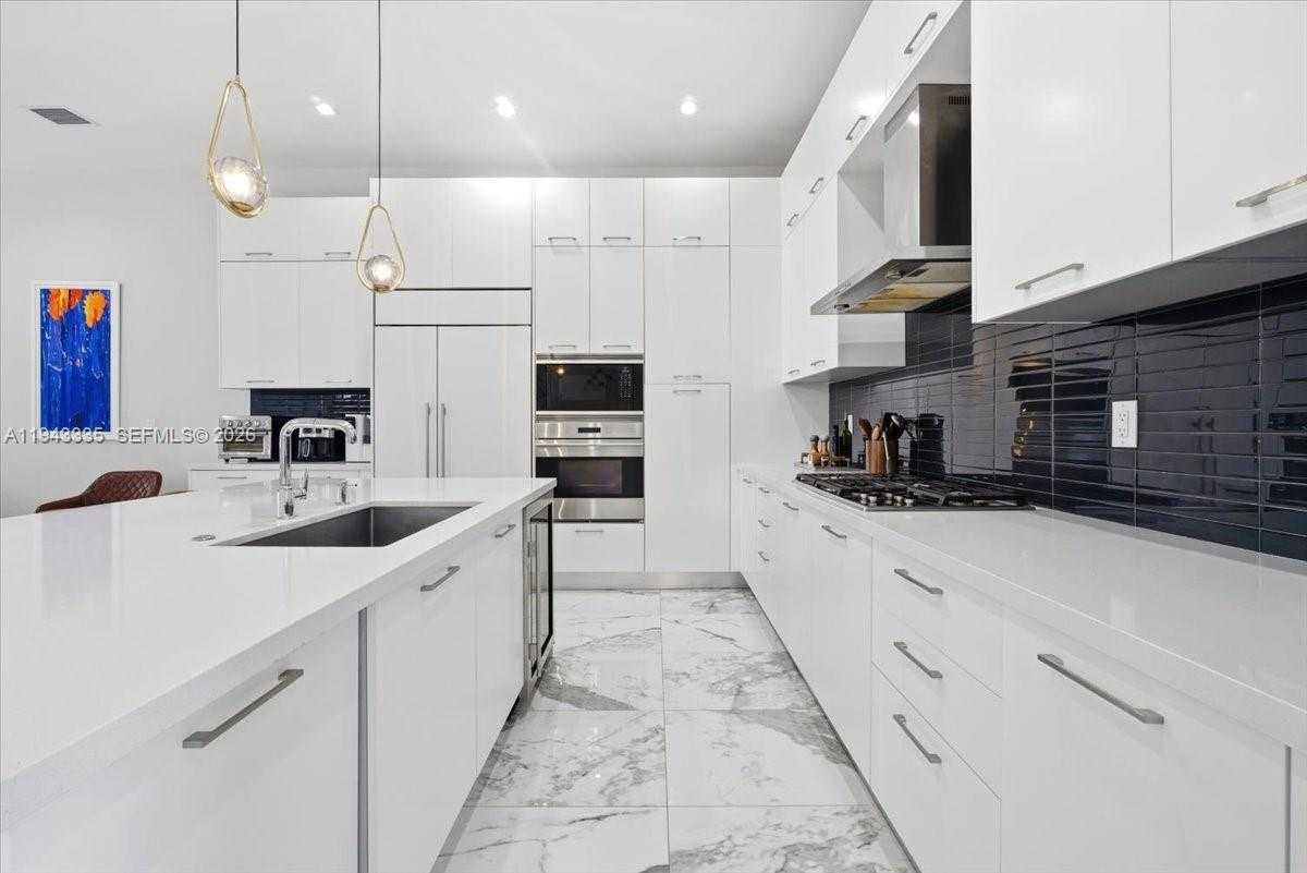 Small Image of 8156 NORTH WEST 48TH TER, Doral Number 13