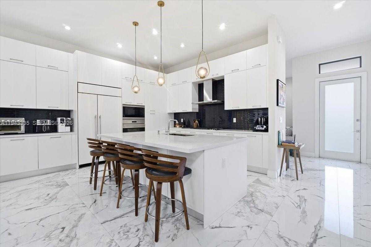 Small Image of 8156 NORTH WEST 48TH TER, Doral Number 14