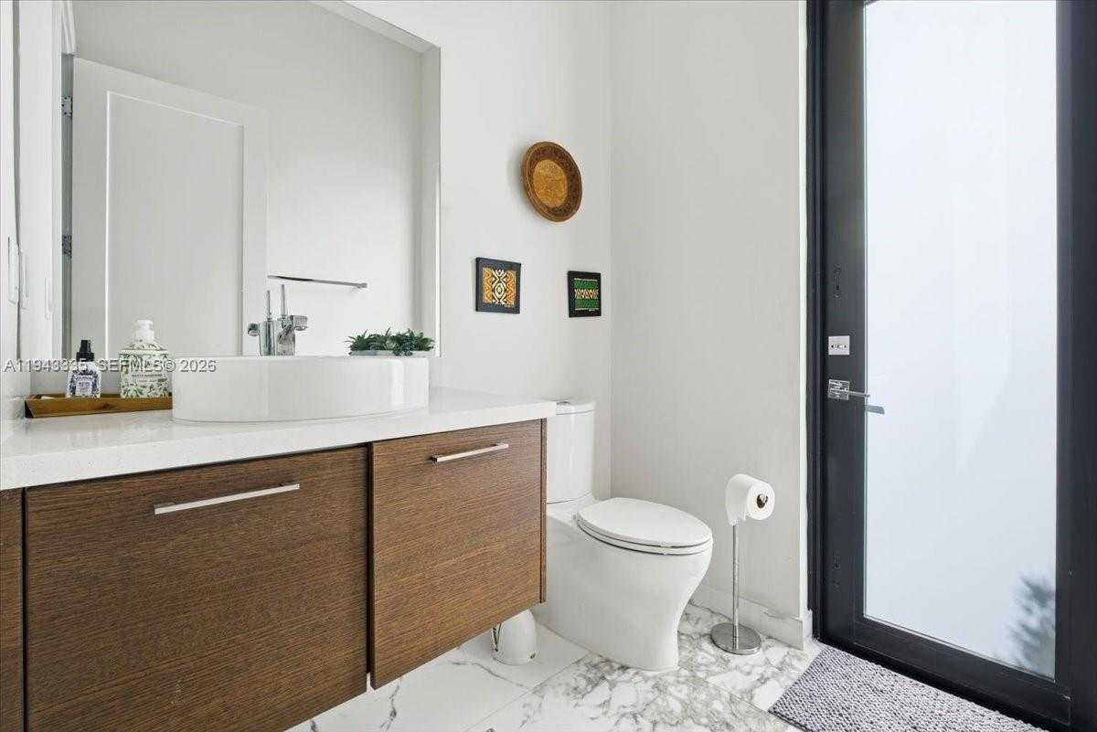 Small Image of 8156 NORTH WEST 48TH TER, Doral Number 18