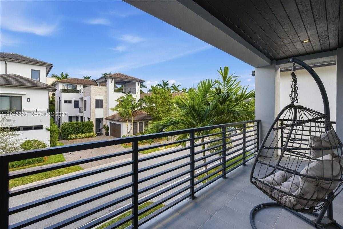 Small Image of 8156 NORTH WEST 48TH TER, Doral Number 26