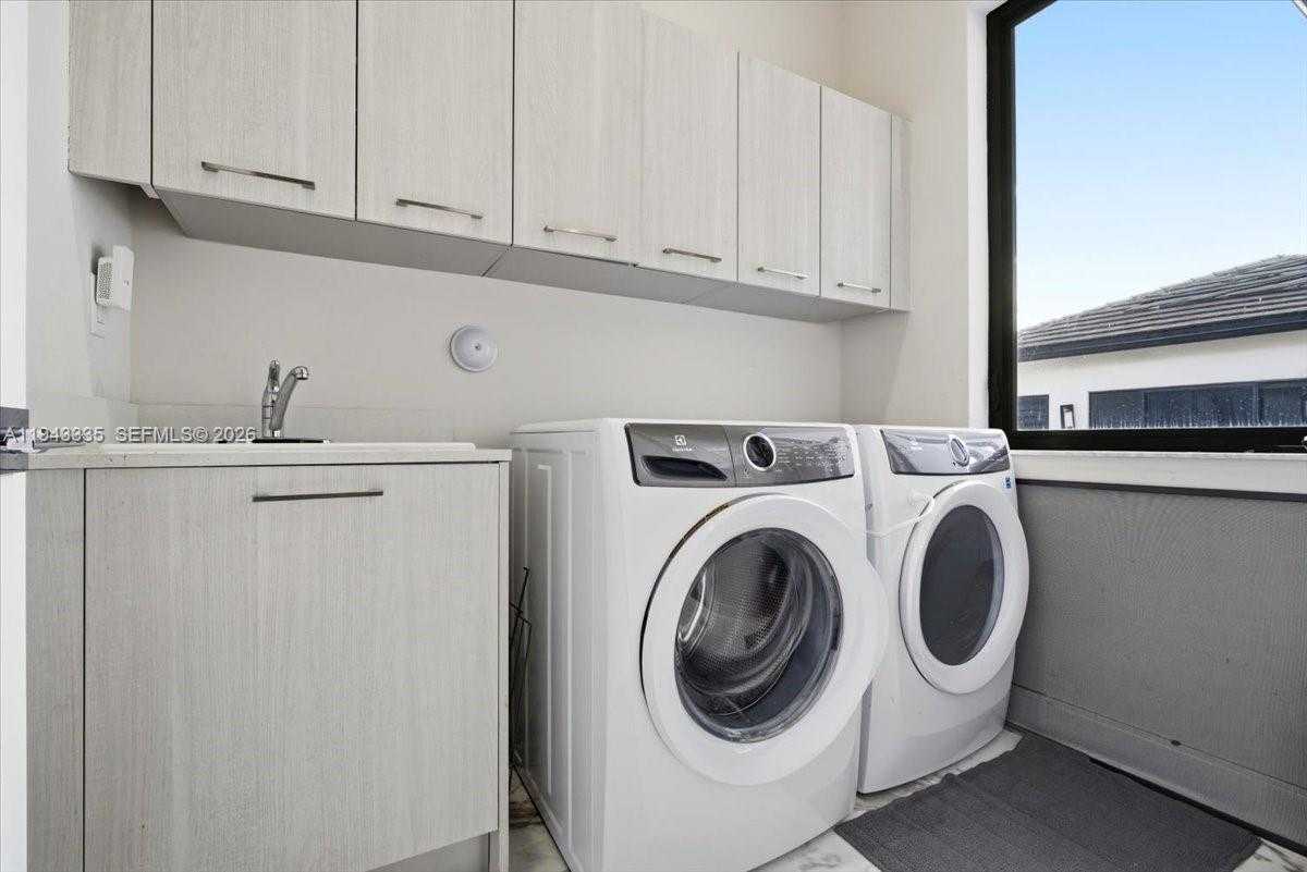 Small Image of 8156 NORTH WEST 48TH TER, Doral Number 34