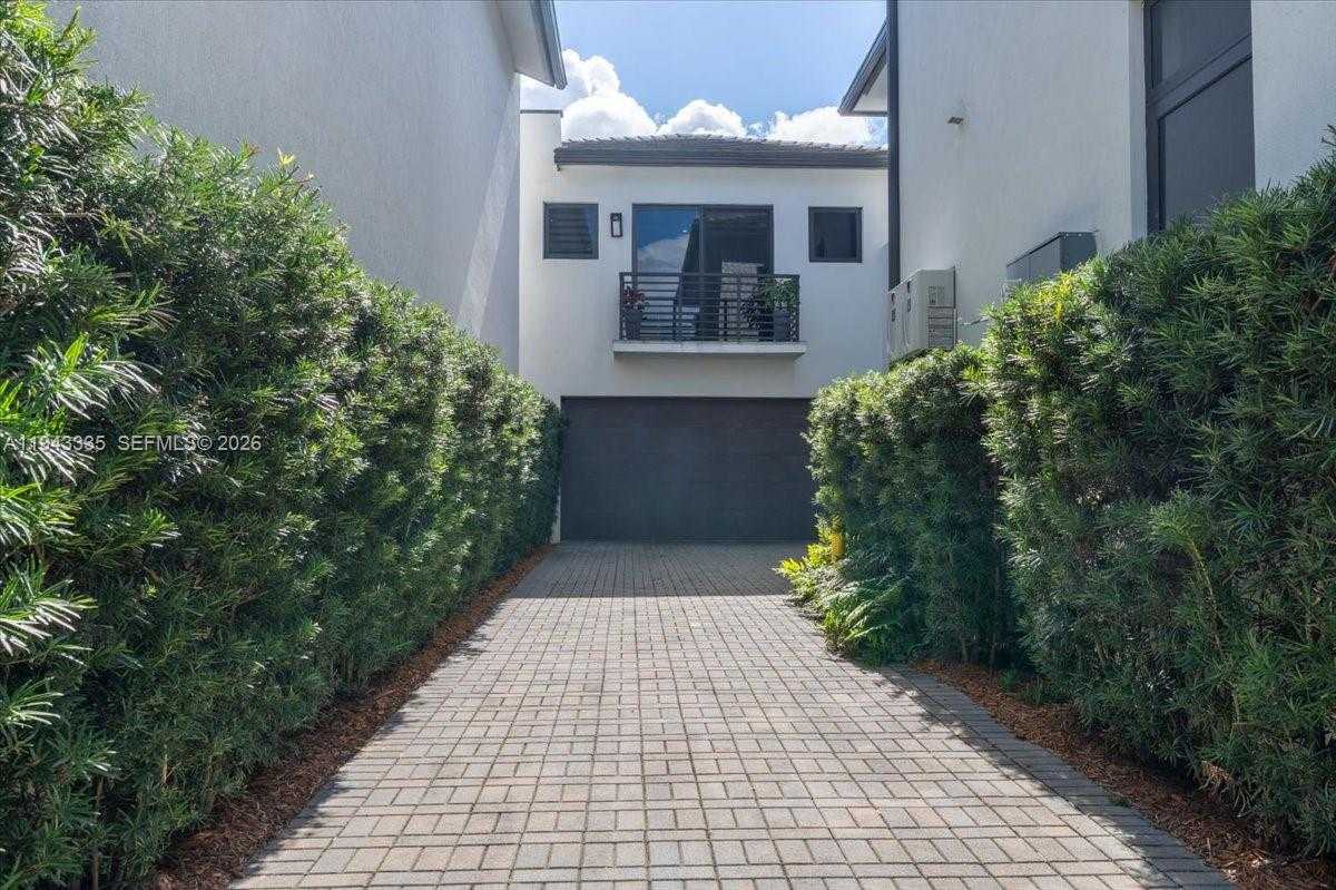 Small Image of 8156 NORTH WEST 48TH TER, Doral Number 35