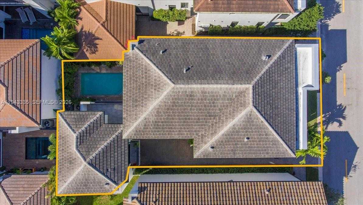 Small Image of 8156 NORTH WEST 48TH TER, Doral Number 4