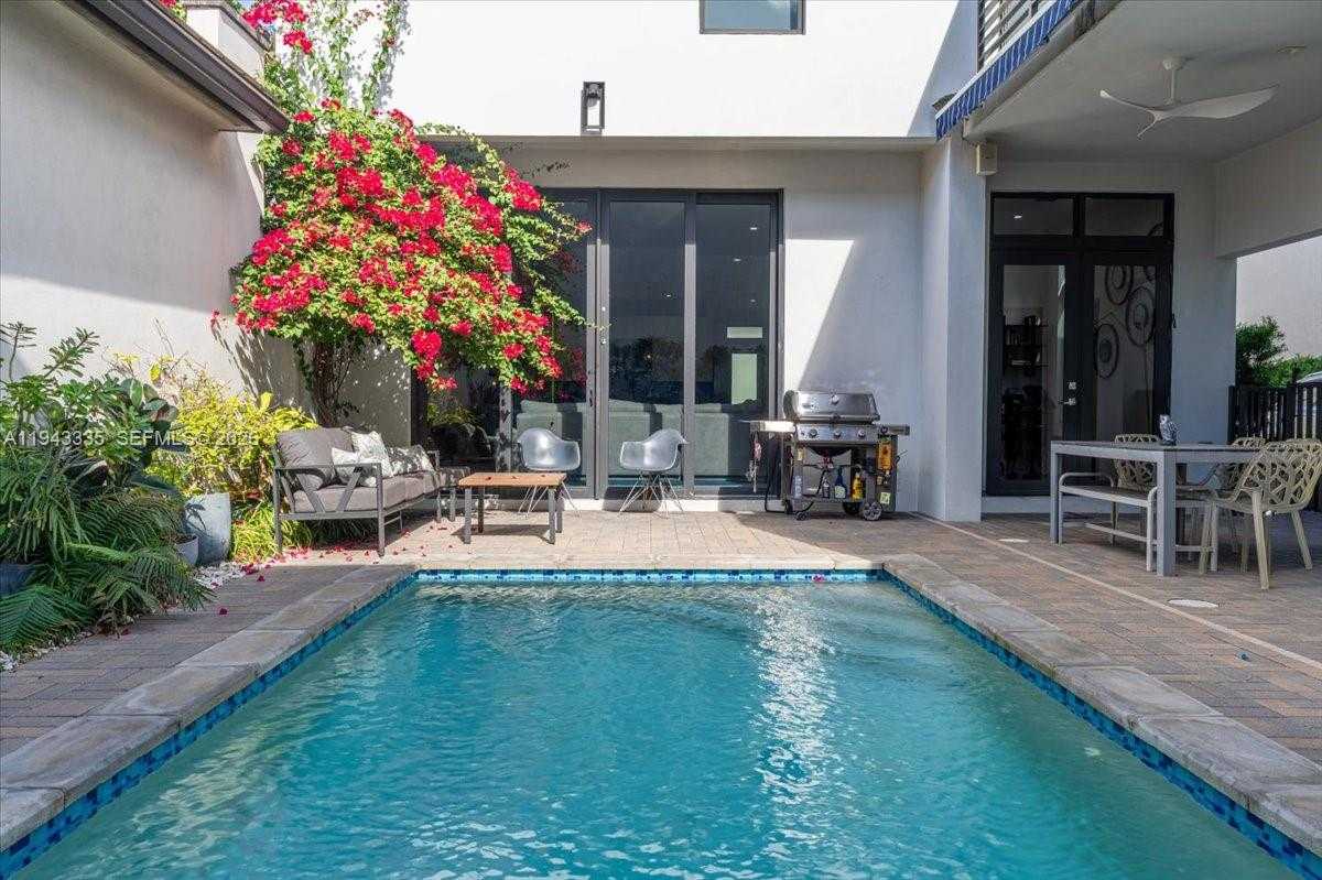 Small Image of 8156 NORTH WEST 48TH TER, Doral Number 5