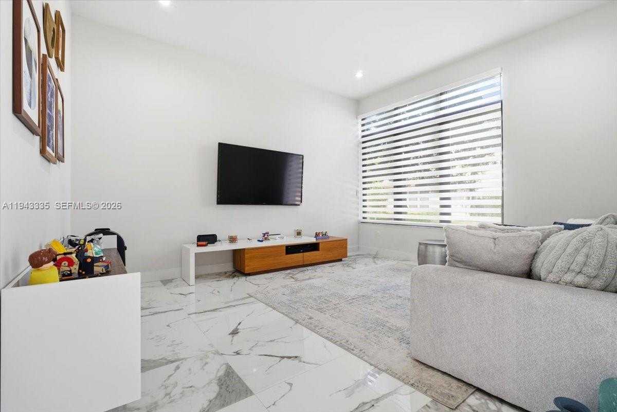 Small Image of 8156 NORTH WEST 48TH TER, Doral Number 8