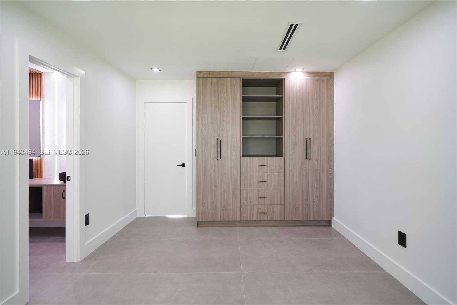 Small Image of 7765 SOUTH WEST 57TH TER, Miami Number 50