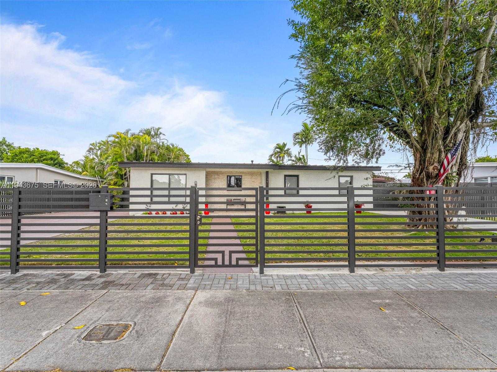 Small Image of 11415 SOUTH WEST 56TH ST, Miami Number 12