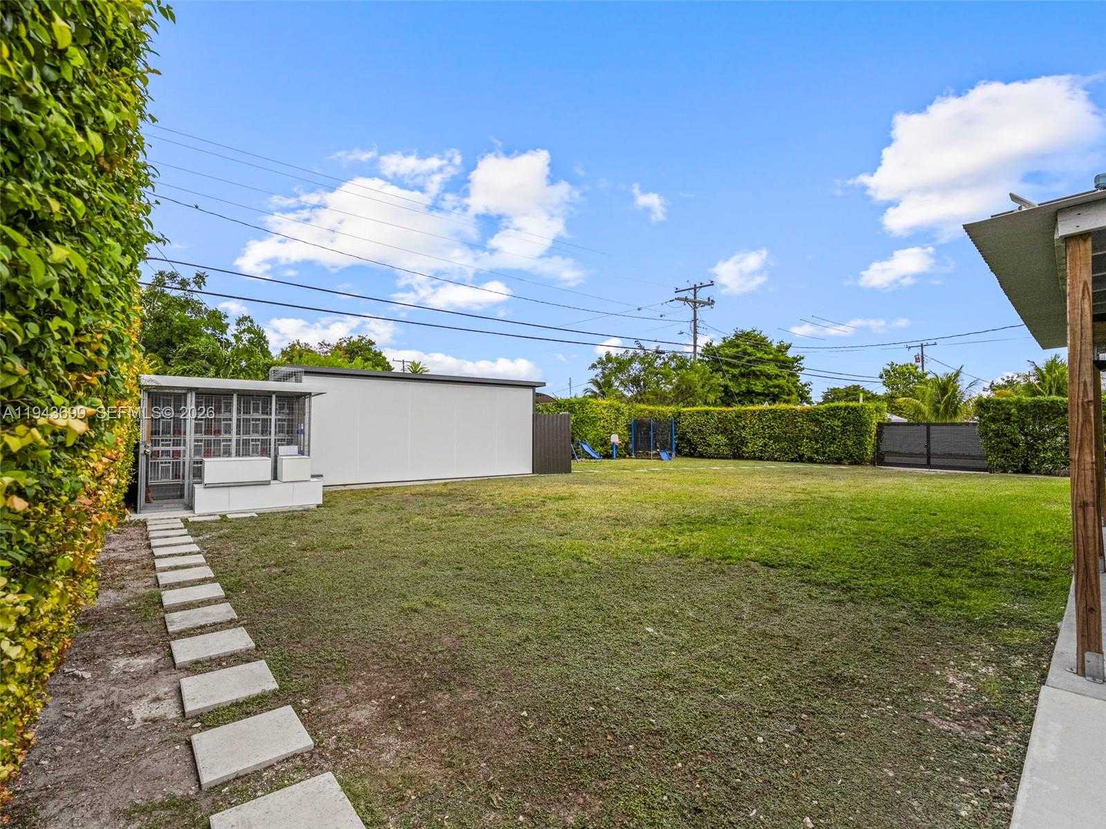 Small Image of 11401 SOUTH WEST 56TH ST, Miami Number 21