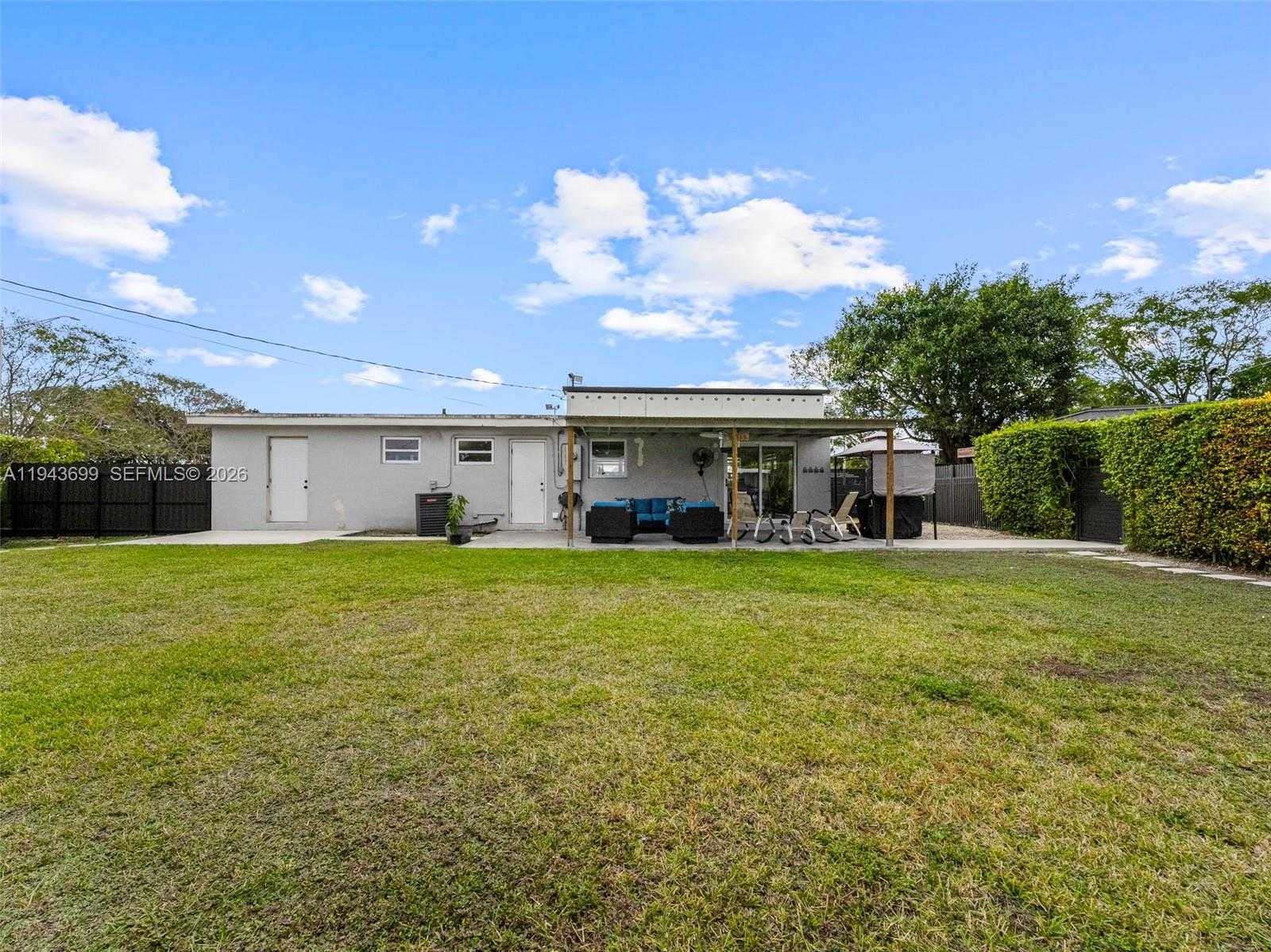 Small Image of 11401 SOUTH WEST 56TH ST, Miami Number 23