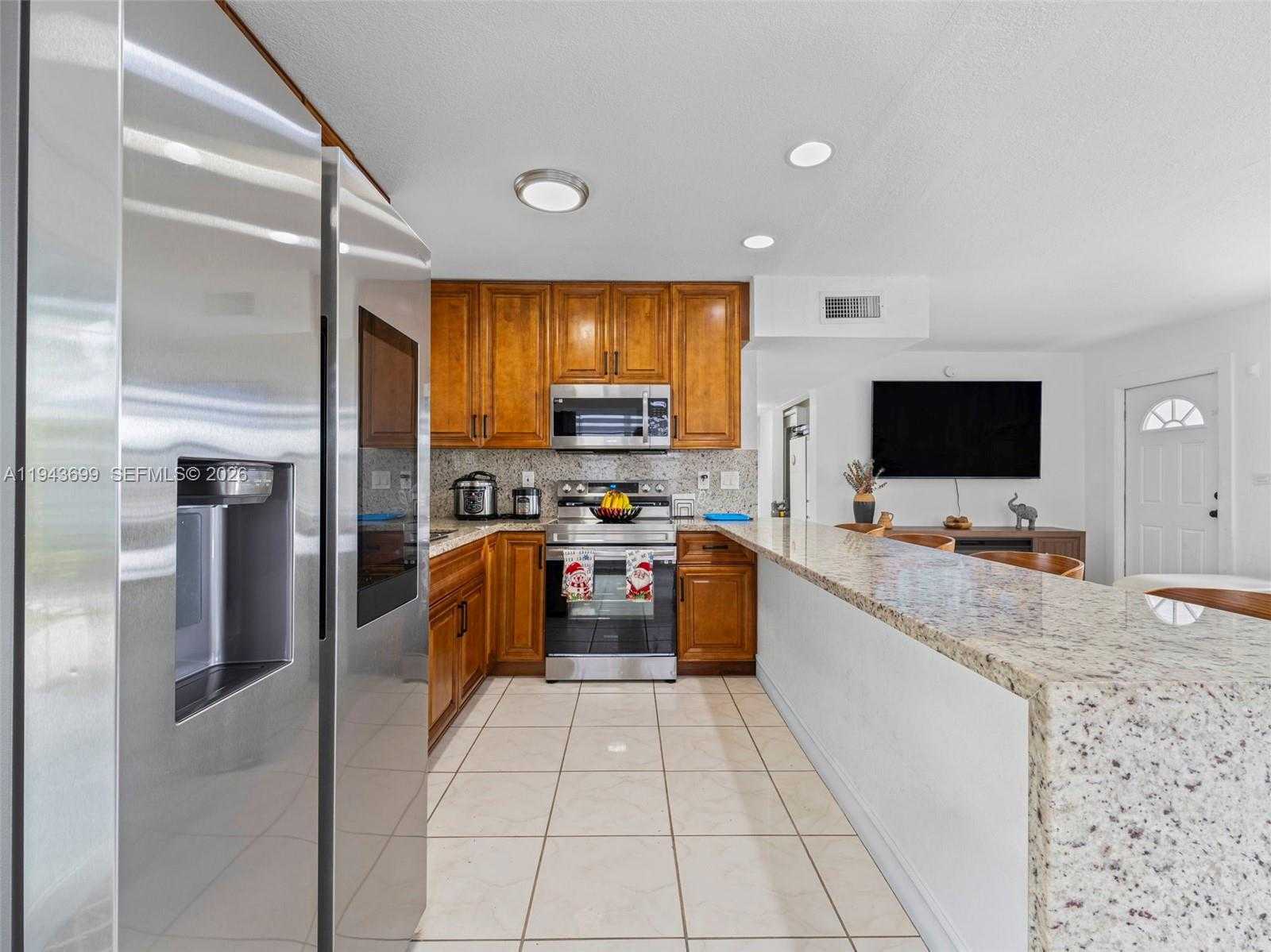 Small Image of 11401 SOUTH WEST 56TH ST, Miami Number 7