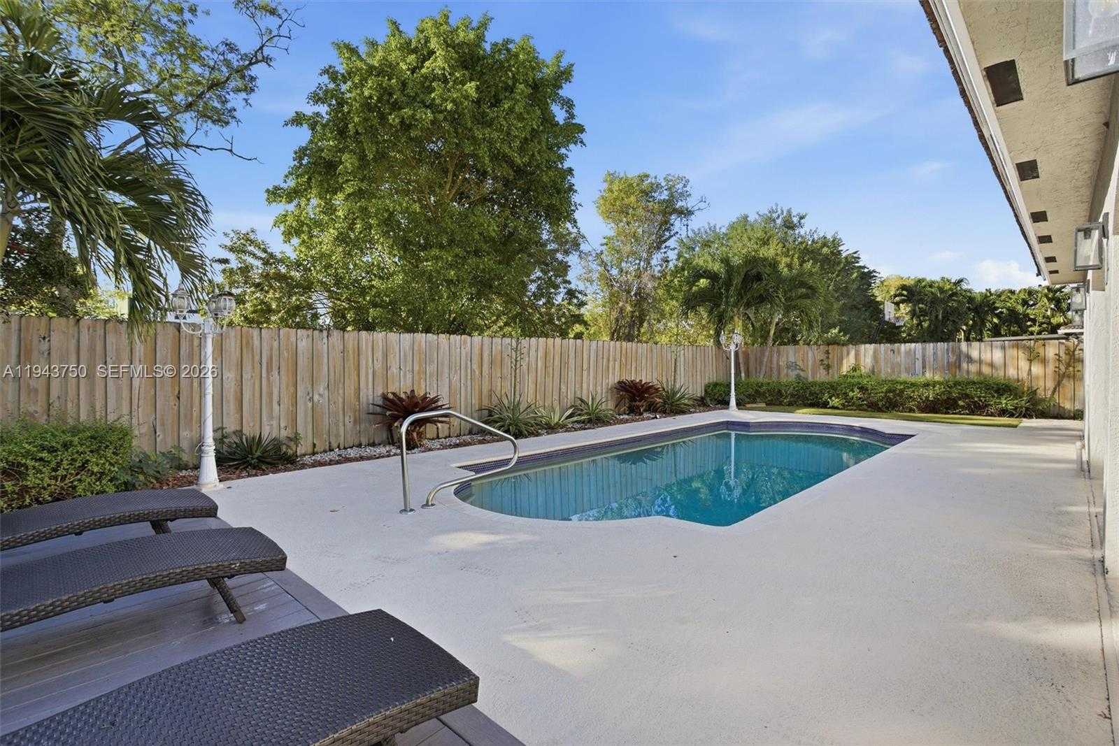 Small Image of 12920 SOUTH WEST 143RD TER, Miami Number 6