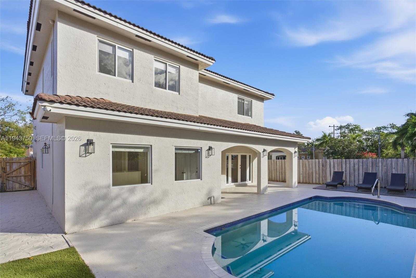 Small Image of 12920 SOUTH WEST 143RD TER, Miami Number 9