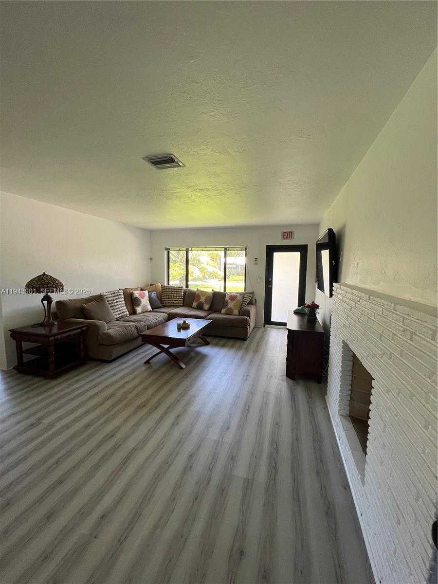 Small Image of 1425 GRANT ST, Hollywood Number 12