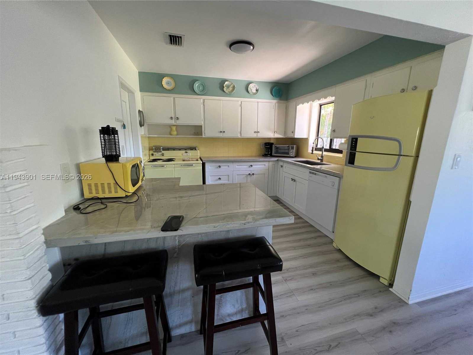 Small Image of 1425 GRANT ST, Hollywood Number 14