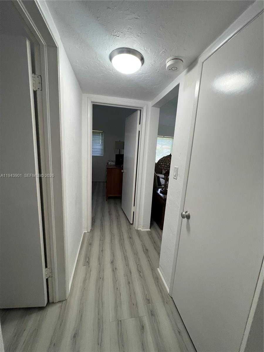 Small Image of 1425 GRANT ST, Hollywood Number 16