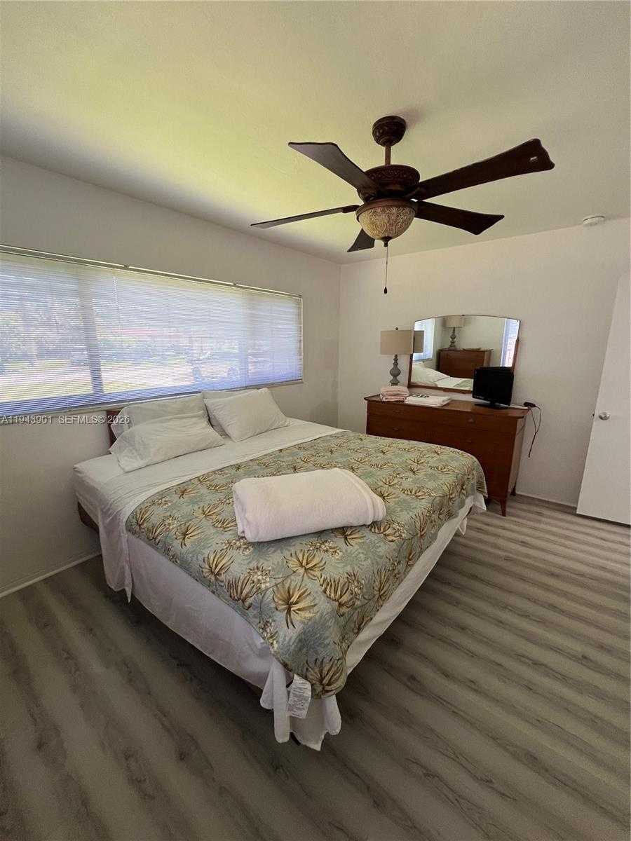 Small Image of 1425 GRANT ST, Hollywood Number 21