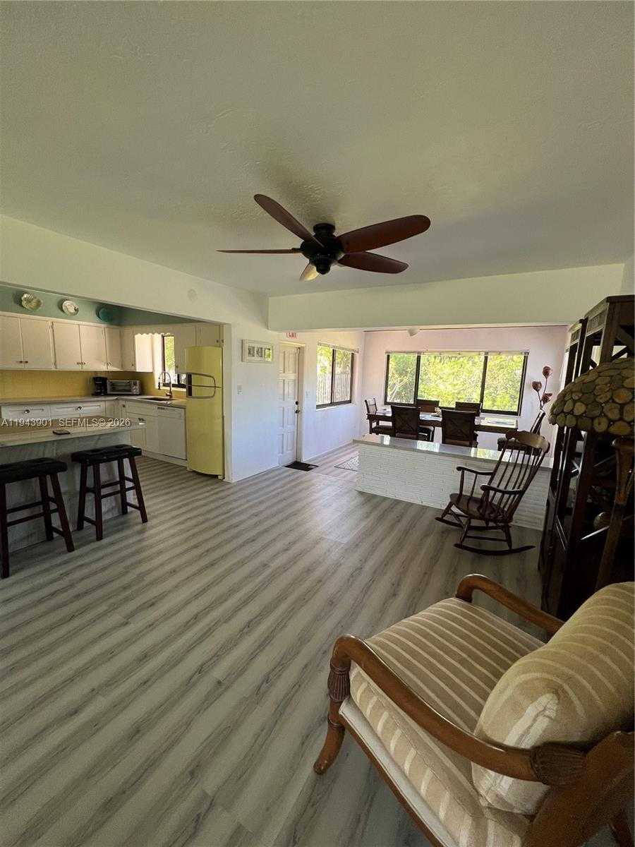 Small Image of 1425 GRANT ST, Hollywood Number 22