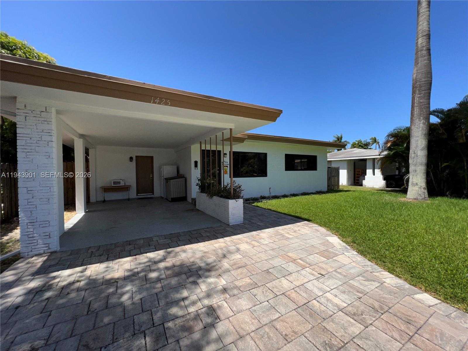 Small Image of 1425 GRANT ST, Hollywood Number 4