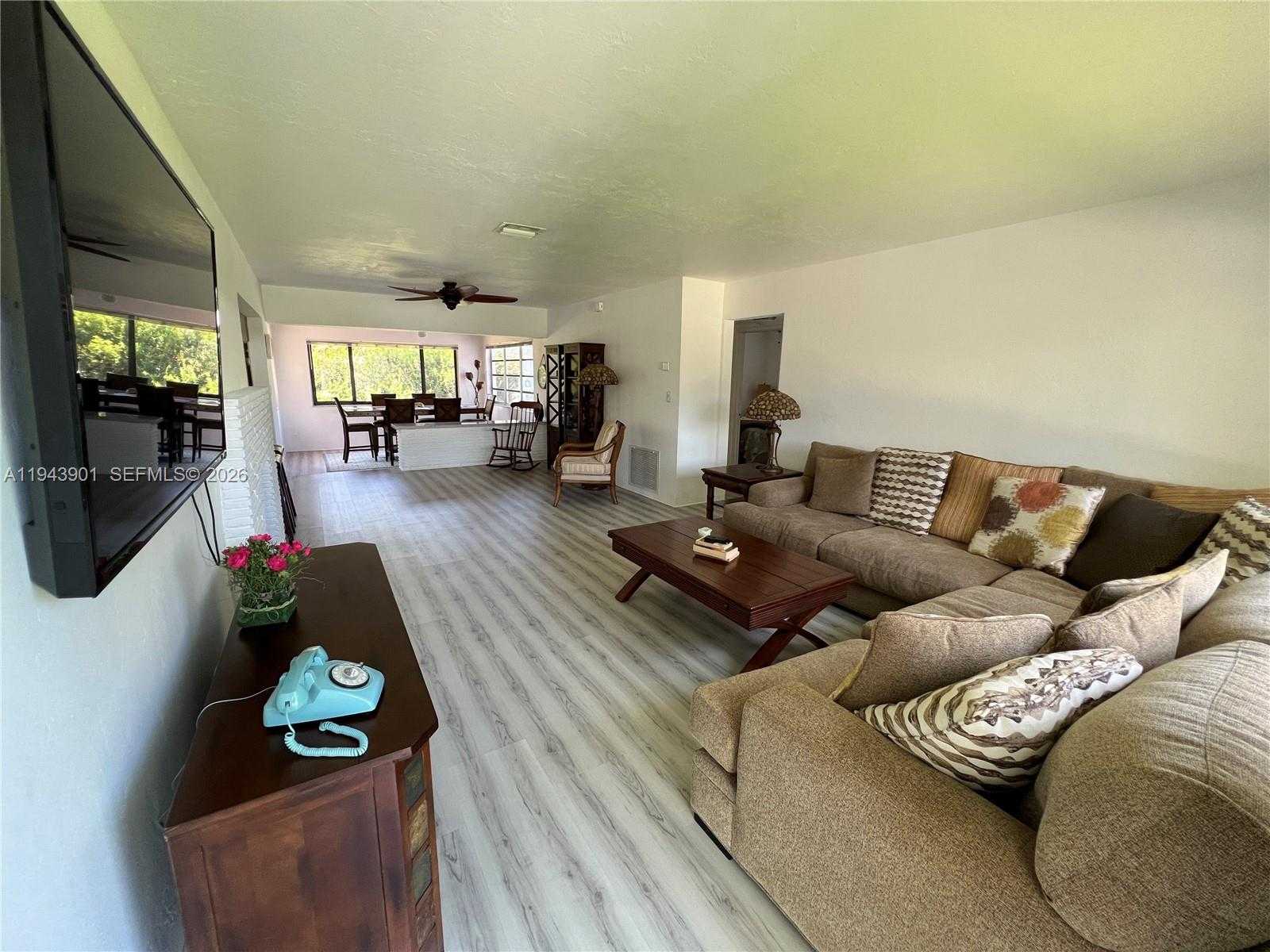 Small Image of 1425 GRANT ST, Hollywood Number 6