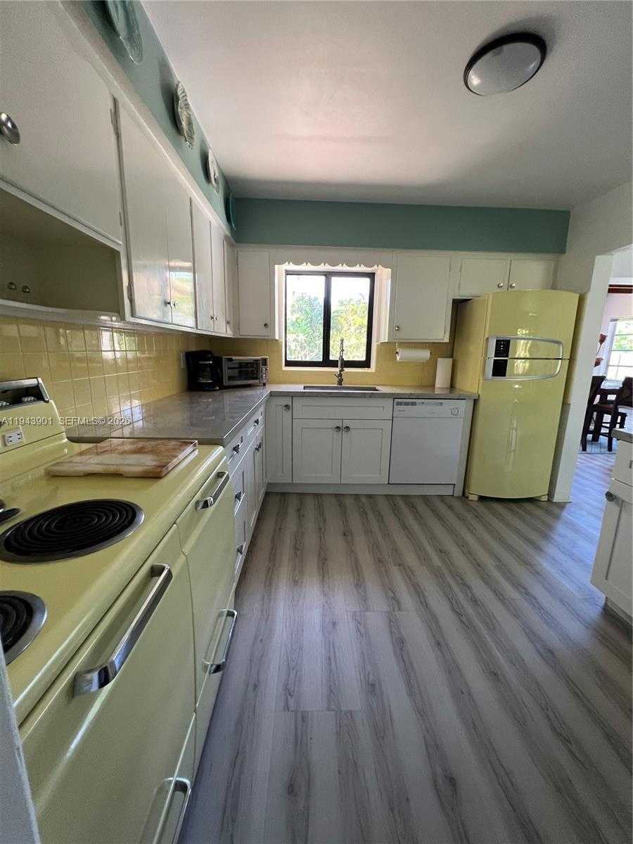 Small Image of 1425 GRANT ST, Hollywood Number 7