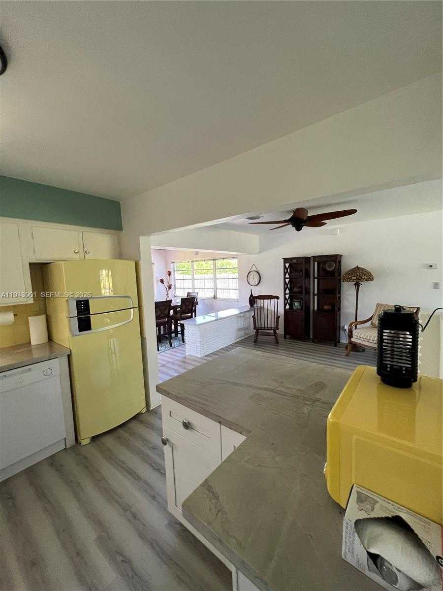 Small Image of 1425 GRANT ST, Hollywood Number 8