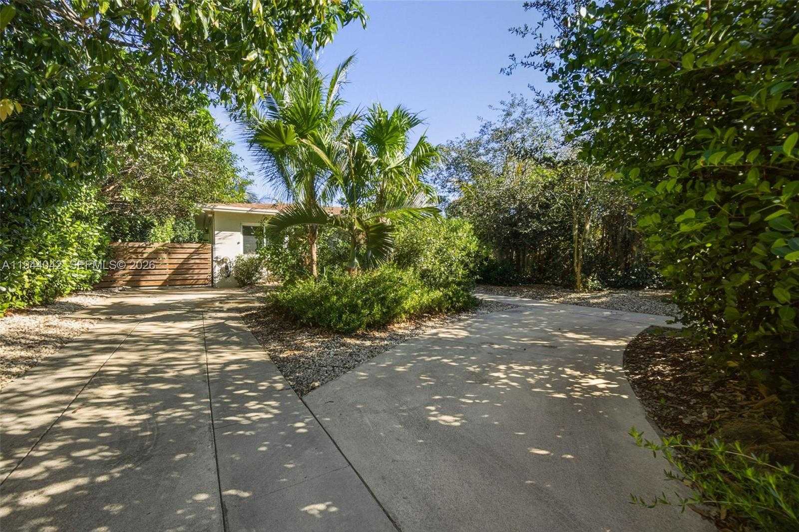 Small Image of 16101 NORTH EAST 8TH AVE, North Miami Beach Number 3