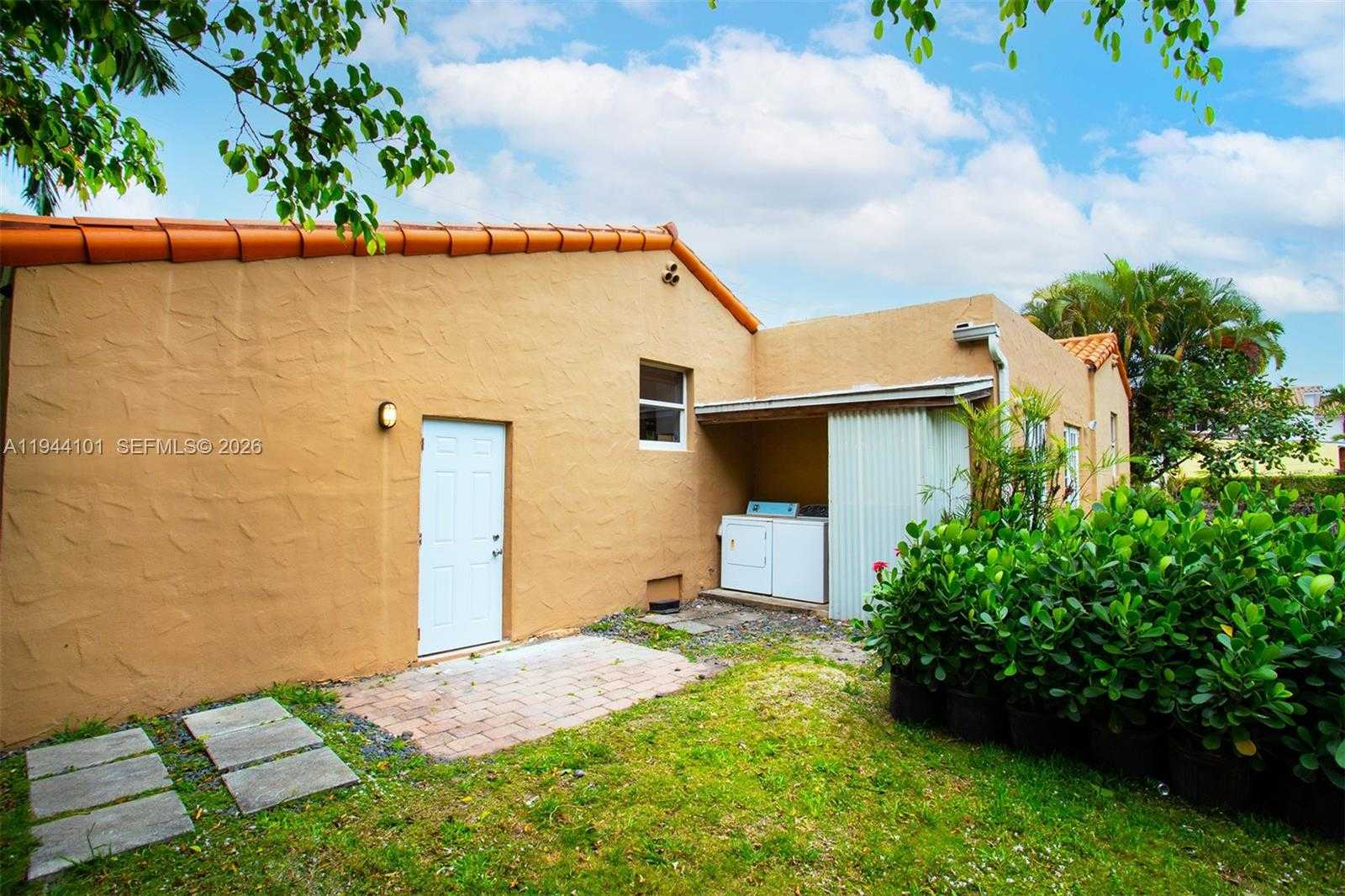 Small Image of 236 SOUTH WEST 28TH RD, Miami Number 29