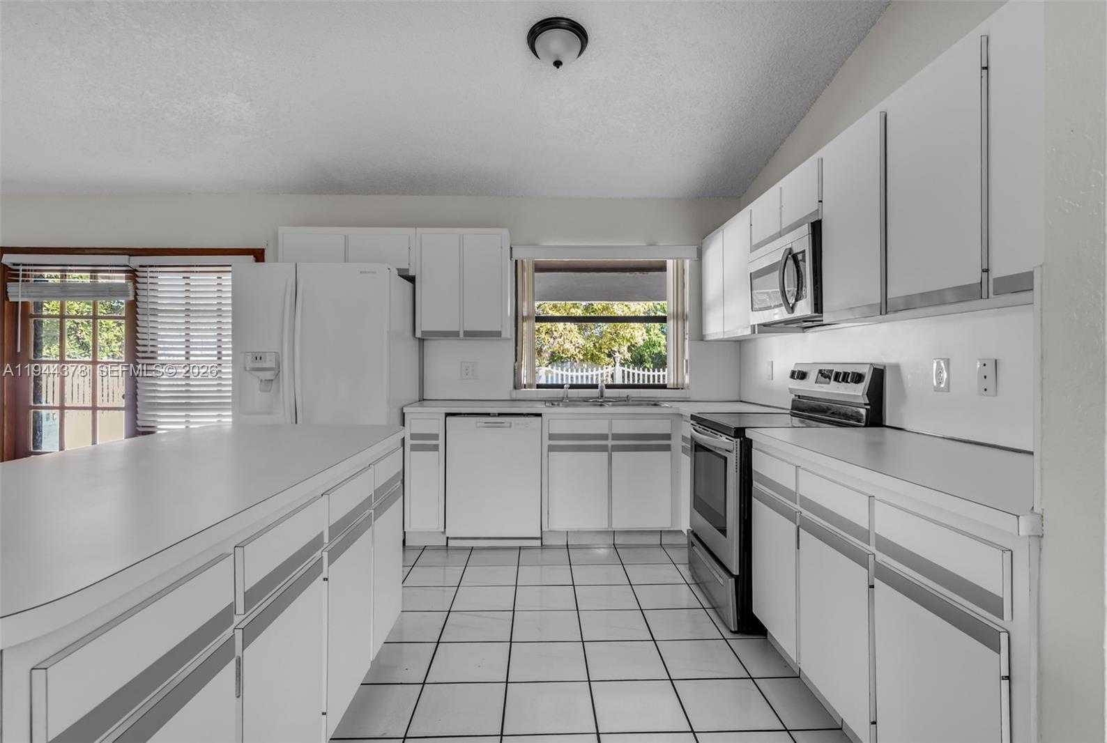 Small Image of 4531 SOUTH WEST 146TH CT, Miami Number 12