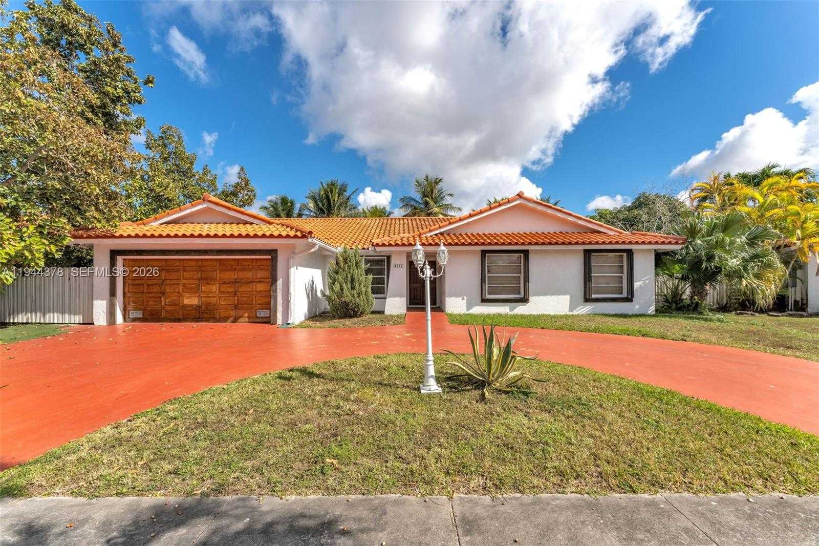 Small Image of 4531 SOUTH WEST 146TH CT, Miami Number 2