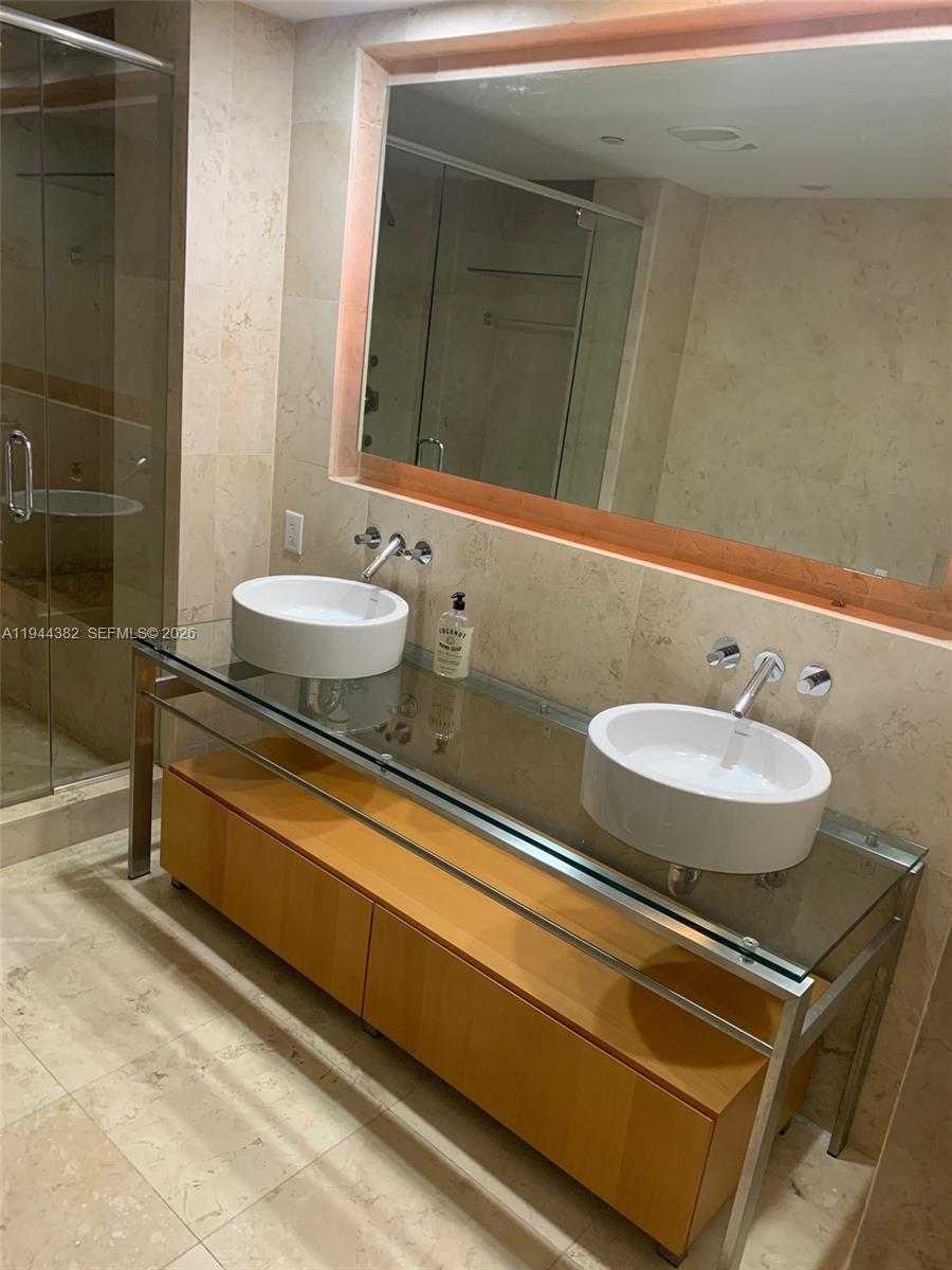 Small Image of 6000 COLLINS AVE UNIT 136, Miami Beach Number 20