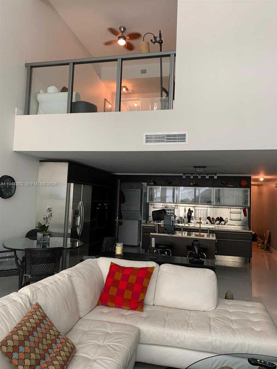 Small Image of 6000 COLLINS AVE UNIT 136, Miami Beach Number 7