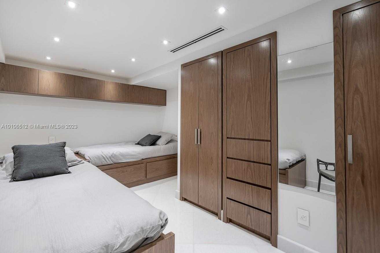 Small Image of 10175 Collins Ave, Bal Harbour, FL 33154, USA Number 16