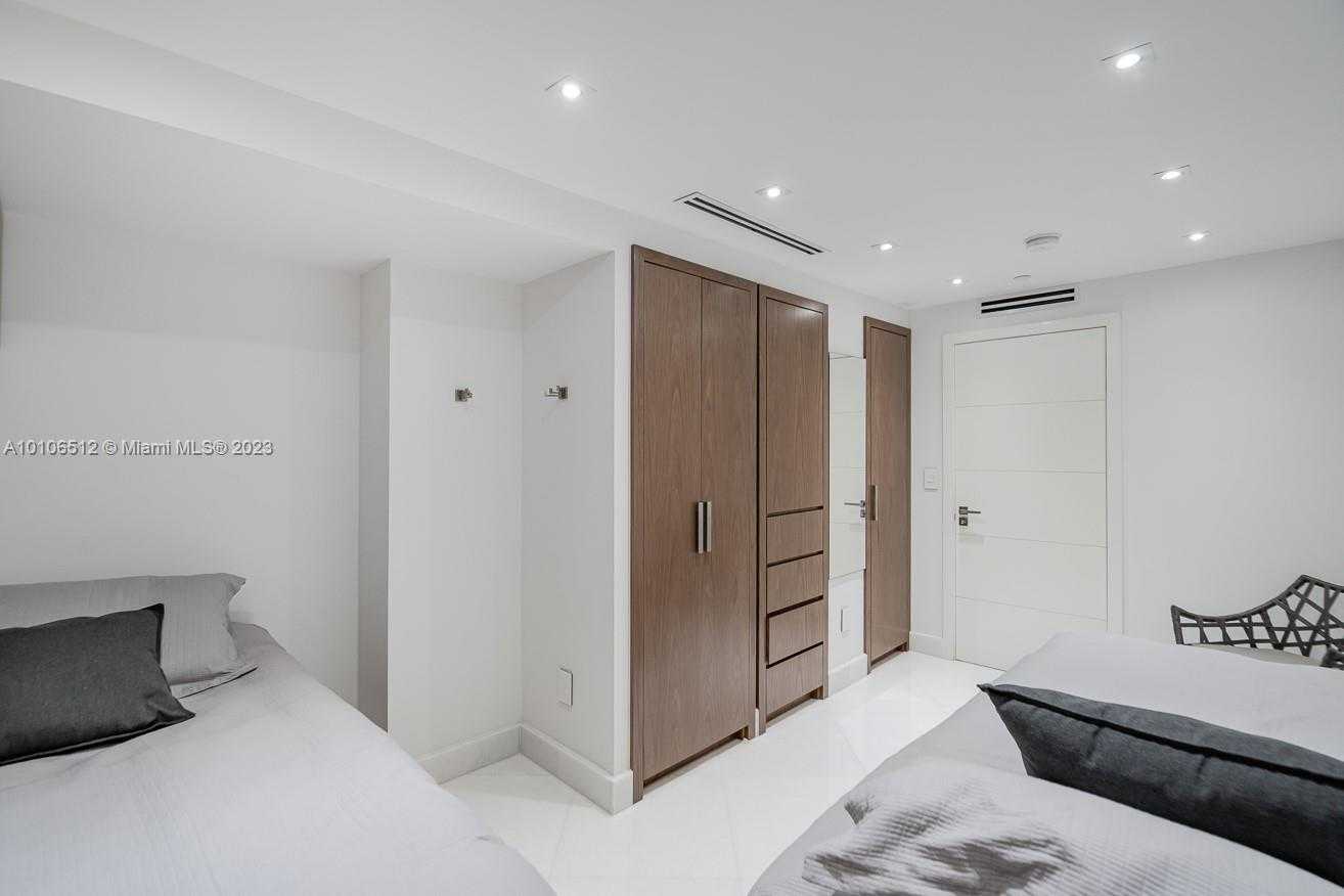 Small Image of 10175 Collins Ave, Bal Harbour, FL 33154, USA Number 17