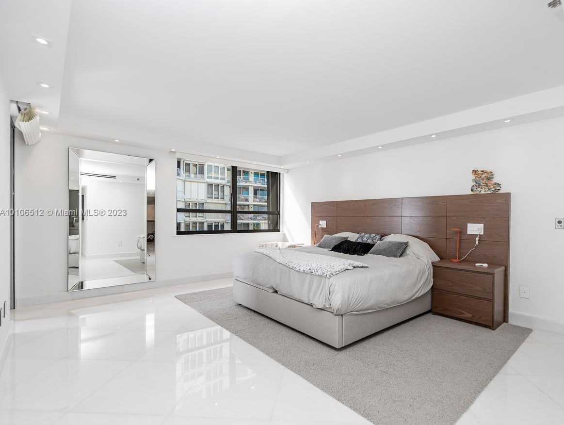 Small Image of 10175 Collins Ave, Bal Harbour, FL 33154, USA Number 18