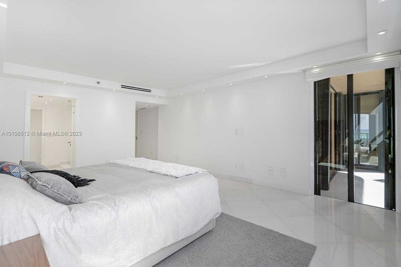Small Image of 10175 Collins Ave, Bal Harbour, FL 33154, USA Number 19