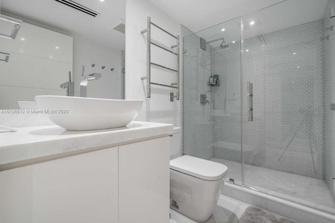 Small Image of 10175 Collins Ave, Bal Harbour, FL 33154, USA Number 23