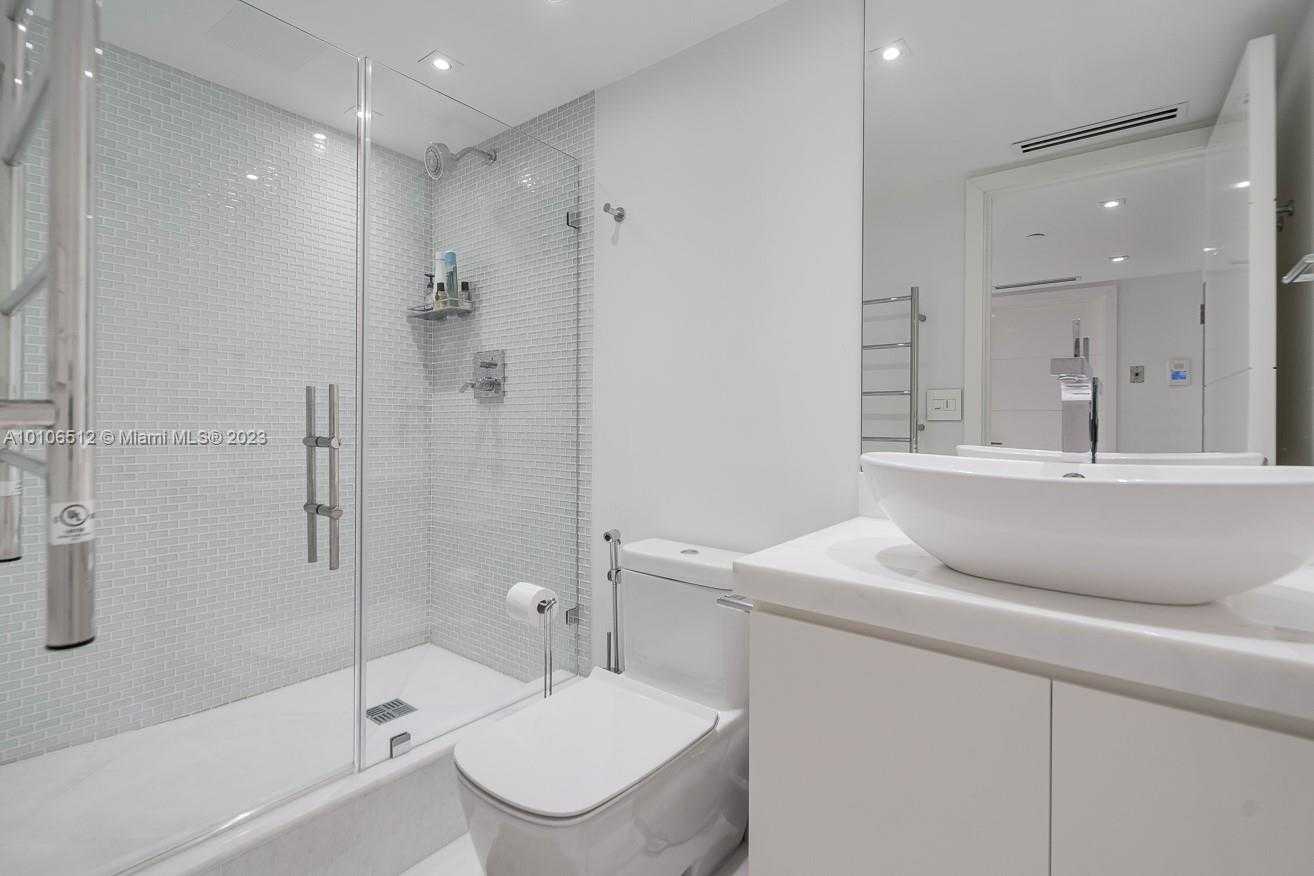 Small Image of 10175 Collins Ave, Bal Harbour, FL 33154, USA Number 24