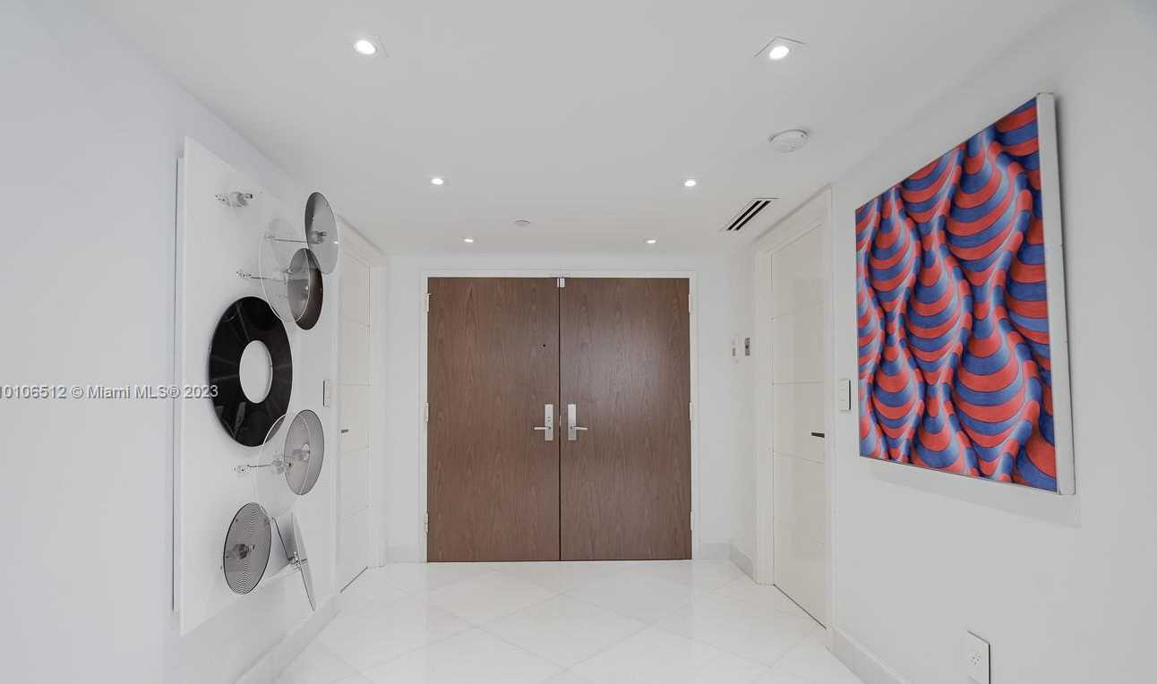 Small Image of 10175 Collins Ave, Bal Harbour, FL 33154, USA Number 4