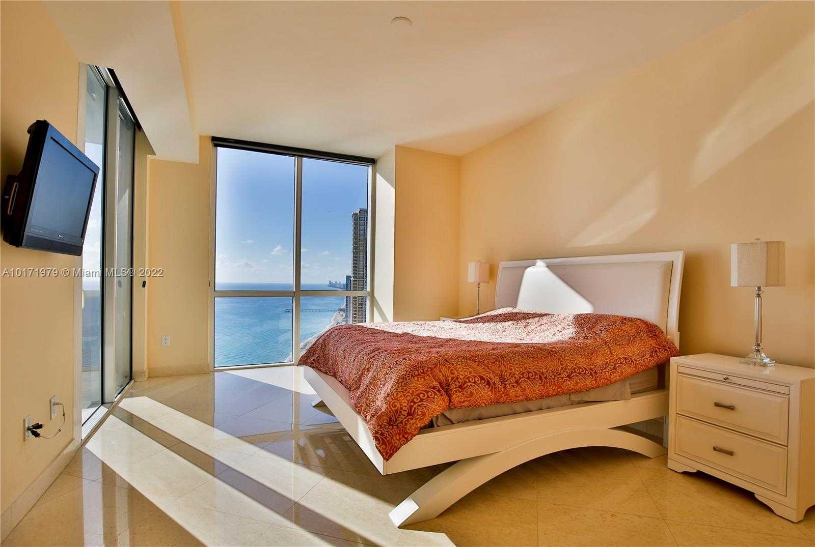 Small Image of Trump Palace, 18101 Collins Ave, Sunny Isles Beach, FL 33160, USA Number 5