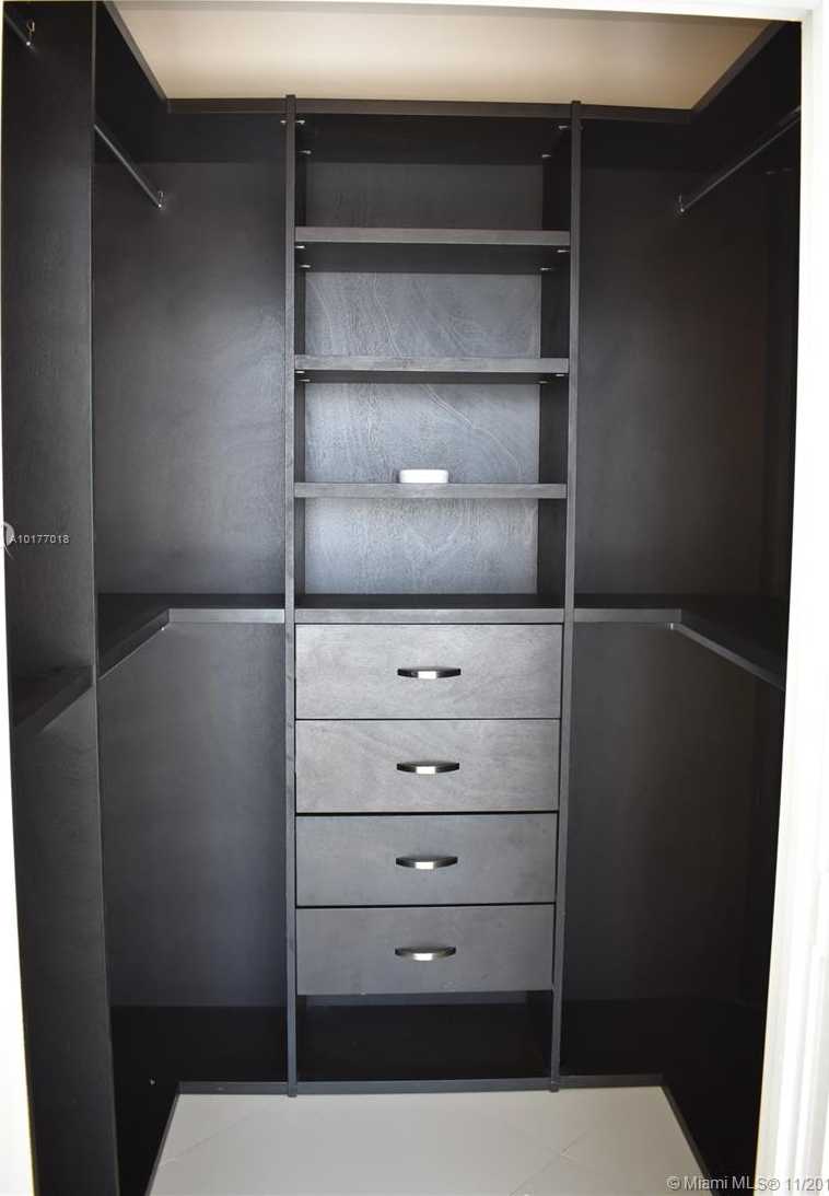 Small Image of 888 BISCAYNE BLVD #5104, Miami Number 11