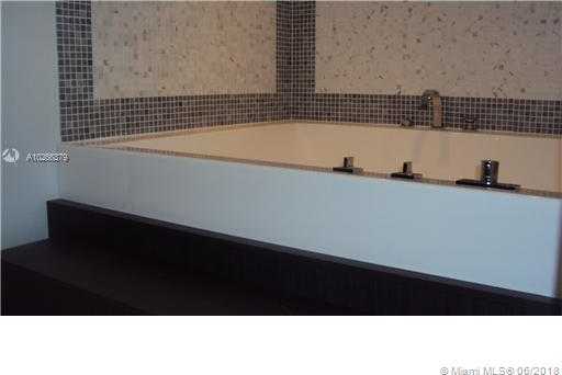 Small Image of 200 BISCAYNE BLVD #3311, Miami Number 6