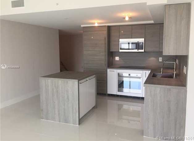 Small Image of 400 Sunny Isles Blvd, Sunny Isles Beach, FL 33160, USA Number 12