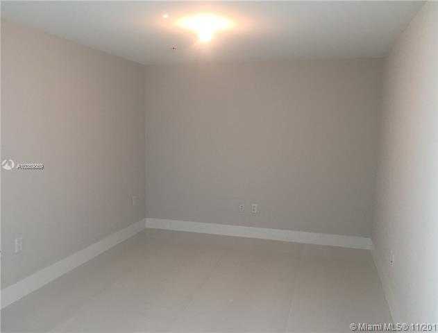 Small Image of 400 Sunny Isles Blvd, Sunny Isles Beach, FL 33160, USA Number 21