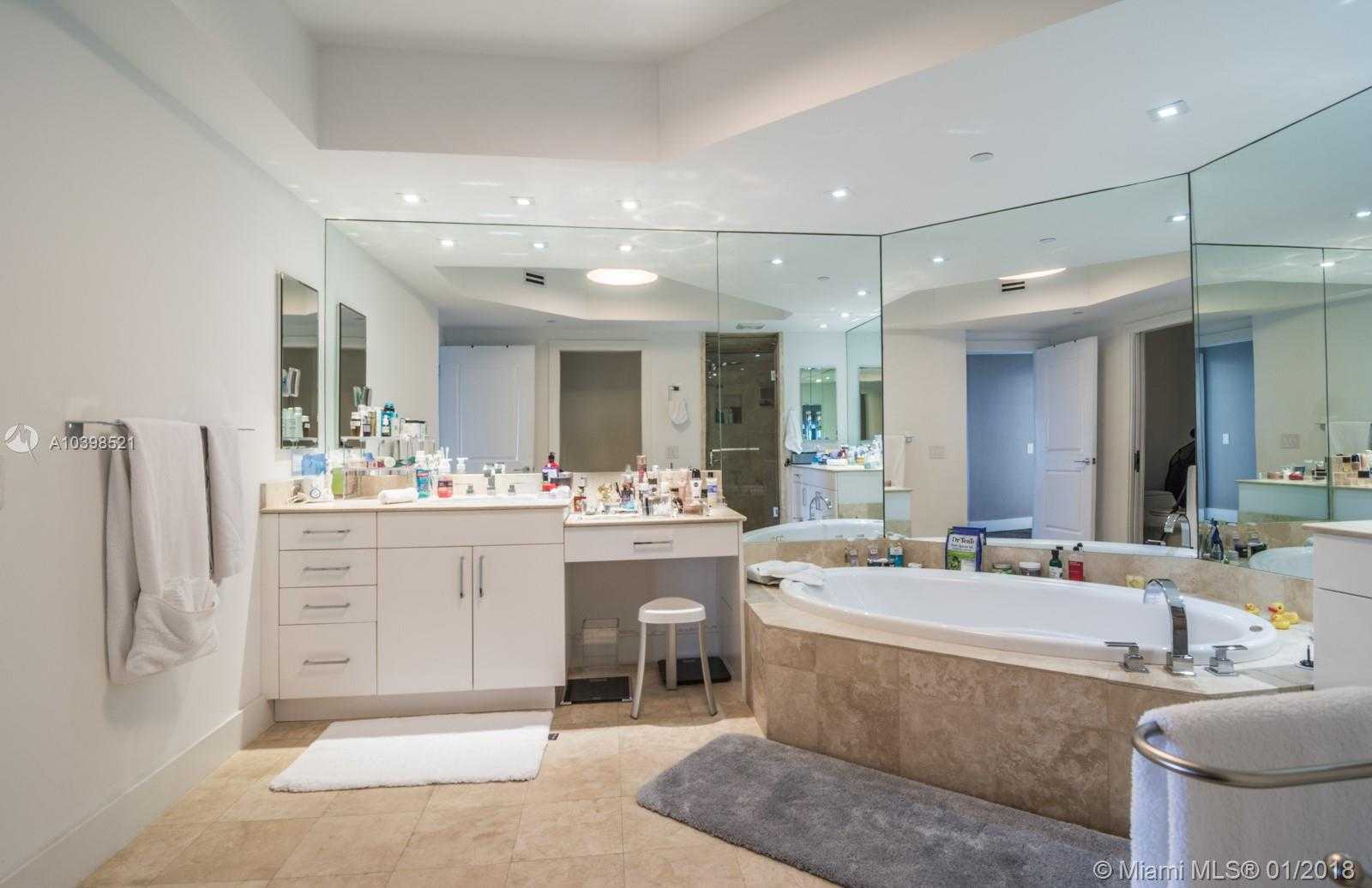 Small Image of 6000 Island Blvd, Aventura, FL 33160, USA Number 20