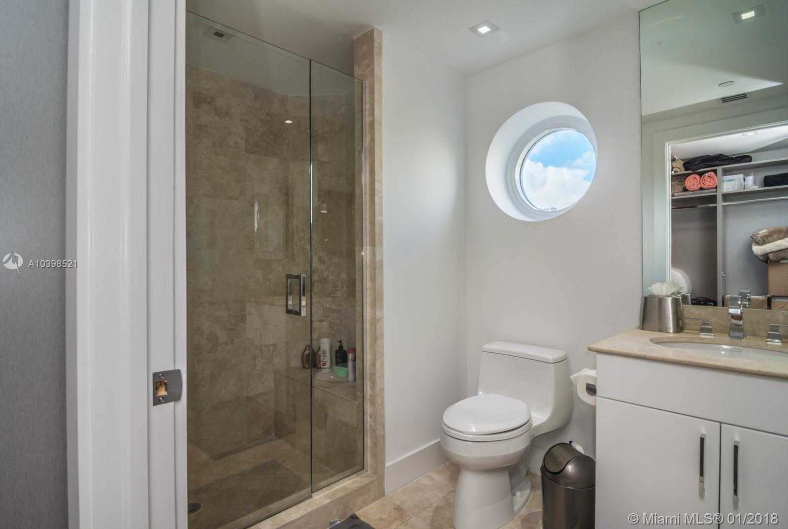 Small Image of 6000 Island Blvd, Aventura, FL 33160, USA Number 33